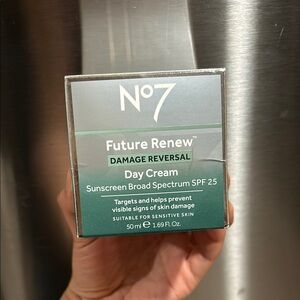 No7 Future Renew Damage Reversal Day Cream - 50ml